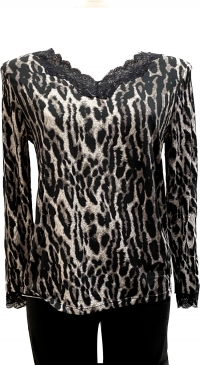 Spring leopard pajamas