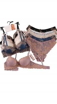Lace bra, B cup, with Brazilian-cut panties