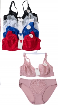 Lace and underwire bra with D-cup detail and briefs